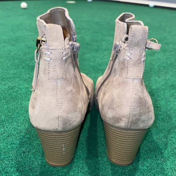 Express Tan Booties - Picture 4 of 5